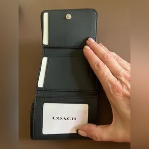 Coach Retro Stripe Small Trifold Stripe
Wallet Midnight Blue White C4525 NWT$150